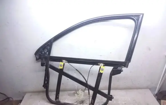 Front window lifting mechanism without motor