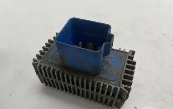 Opel Zafira B Glow plug pre-heat relay 55353011