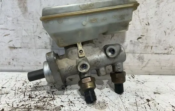 Volkswagen Sharan Master brake cylinder 7M3611303