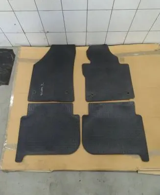 Volkswagen Touran II Car floor mat set 