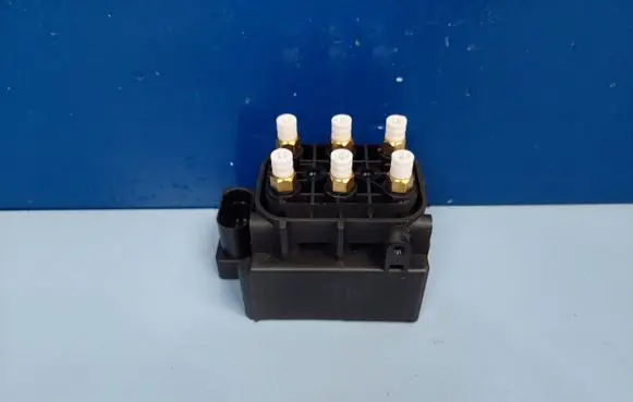 Audi A6 Allroad C6 Air suspension valve block 4H0616013A 3D0616013B 4E0616007
