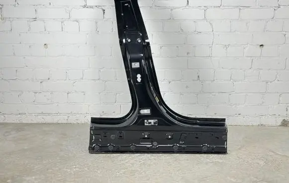 BMW i4 Pillar (middle)