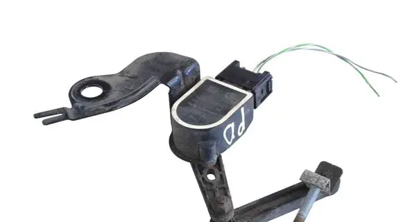 Mercedes-Benz S C217 Air suspension front height level sensor A2223221840