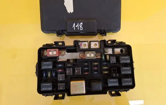Honda Civic Fuse box set 08696040