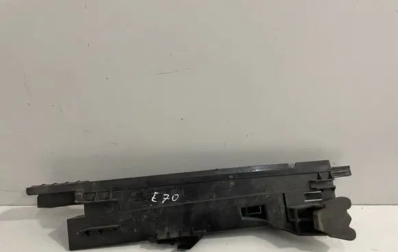 BMW X5 E70 Radiator support slam panel bracket 7799762