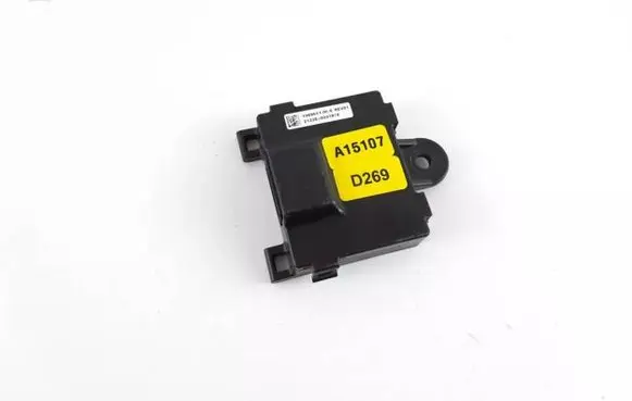 Tesla Model S Door control unit/module 106965100E 1069651-00-E 2122EJ0001876