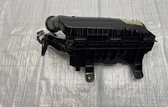 Fiat 500E Air filter box 9845151480