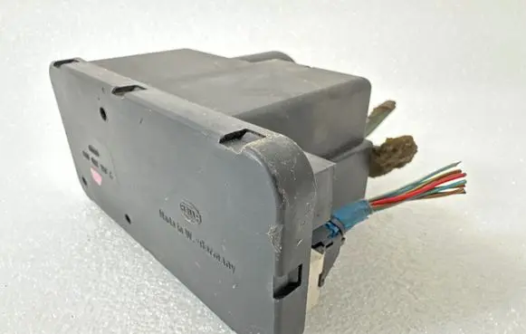 Audi A6 S6 C4 4A Central locking vacuum pump 4A0862257C 4A0971883