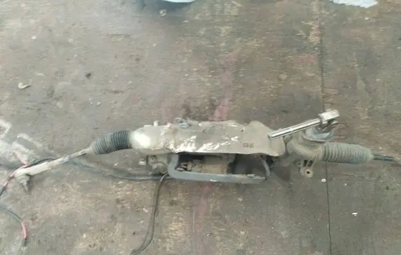 Volkswagen Golf V Steering rack 7805501221