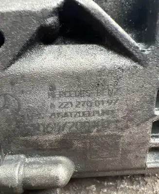 Mercedes-Benz C W204 Oil pump A2212700197 2212700197
