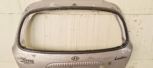 Hyundai Lantra II Tailgate/trunk/boot lid