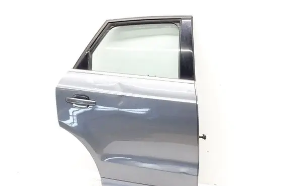 Audi Q3 8U Rear door