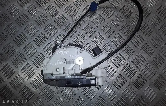Volkswagen Scirocco Front door lock 5n2837015c