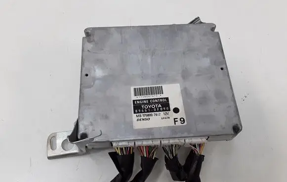 Toyota Corolla Verso AR10 Engine control unit/module