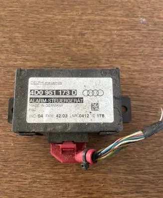 Audi A6 S6 C5 4B Alarm control unit/module 4D0951173D