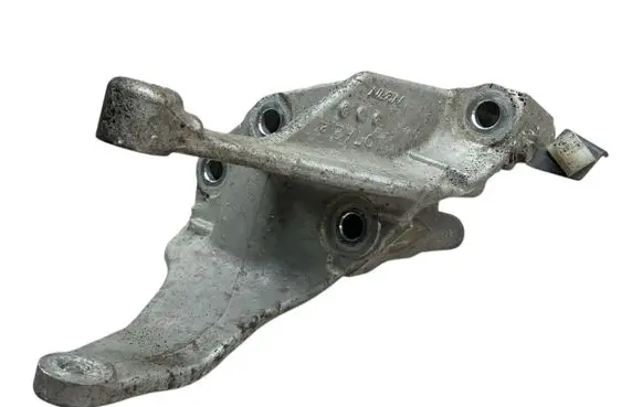 Honda Accord Engine mounting bracket 10TA2