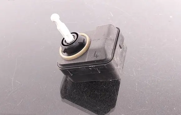 Volvo S60 Headlight level adjustment motor 
