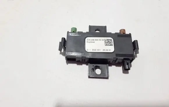Mercedes-Benz EQC Aerial GPS antenna A2389055000