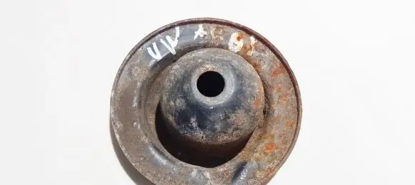 Volkswagen PASSAT B3 Coil spring mount 