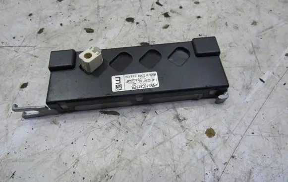 Jaguar XJ X351 Antenna control unit AW93-18C847-EB