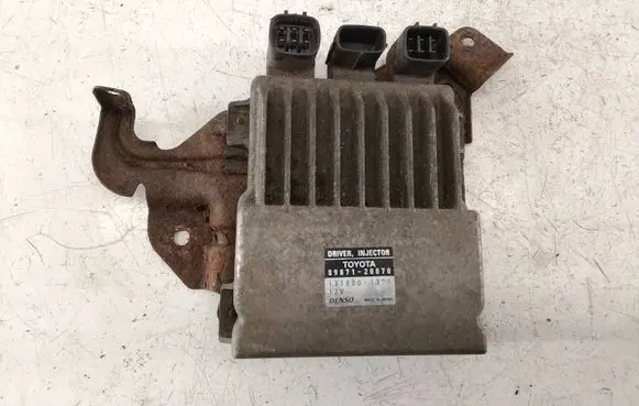 Toyota Avensis T250 Fuel injection control unit/module 8987120070