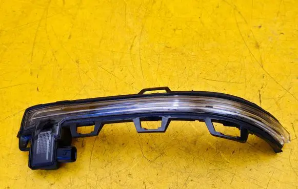 BMW X4M F98 Mirror indicator light 7441440