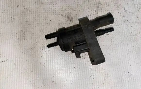 Mercedes-Benz C W203 Turbo solenoid valve 0025401497 A0025401497
