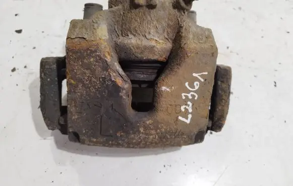 Honda Civic IX Front brake caliper