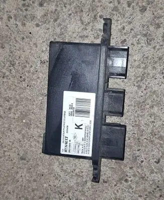Renault Laguna III Light module LCM 285B00001R 89911165