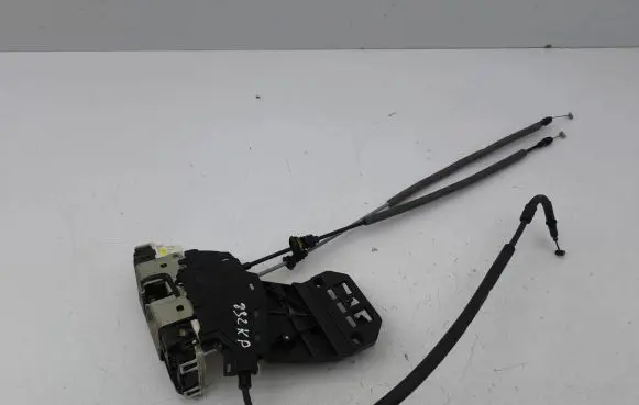 Jeep Cherokee Front door lock P68164389AA