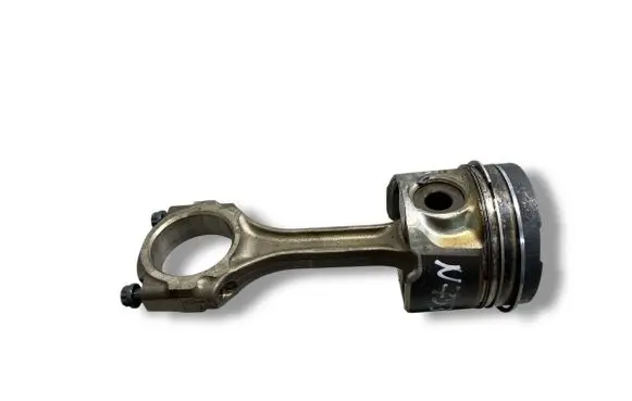 Toyota Avensis T270 Piston with connecting rod 1adftv