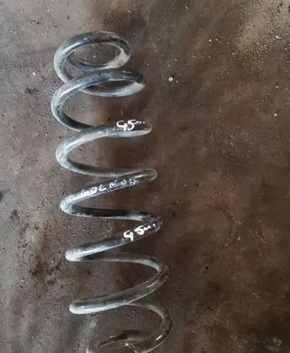 Volkswagen Golf V Rear coil spring