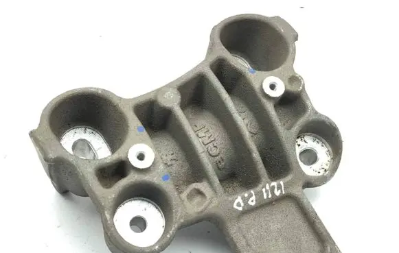Citroen C4 III e-C4 Engine mounting bracket 9826364780