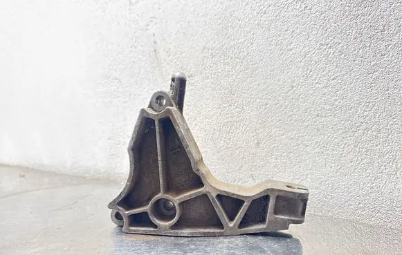 Opel Astra H Engine mounting bracket 13125625 2581