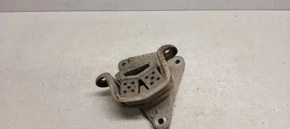 Volkswagen Transporter - Caravelle T5 Engine mount bracket 7H0399151H 7H0399151L V04988
