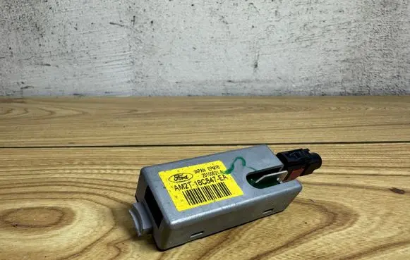 Ford S-MAX Aerial antenna amplifier AM2T18C847EA
