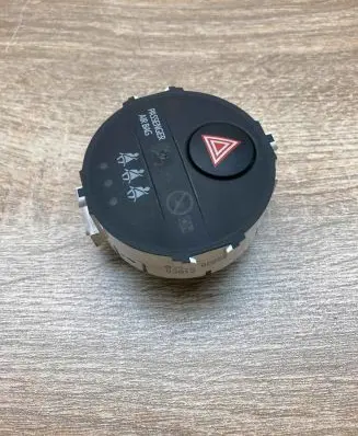 Toyota Yaris Hazard light switch 839500D050A 03813