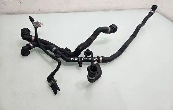 Engine coolant pipe/hose