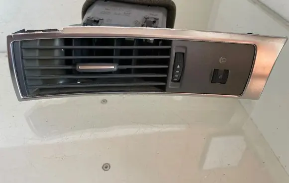 Audi A6 S6 C6 4F Dashboard side air vent grill/cover trim 4F1820901C