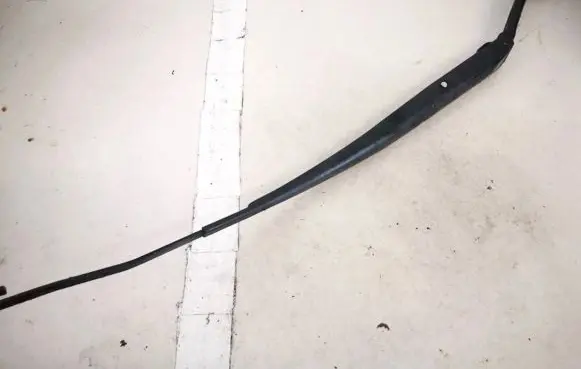 KIA Carnival Front wiper blade arm