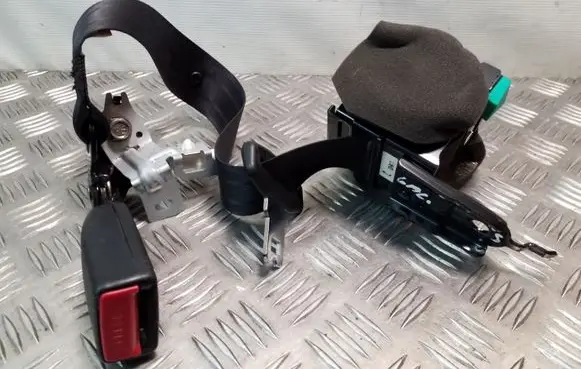 Mazda 6 Middle seatbelt (rear) T86376T