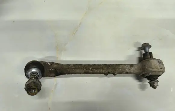 BMW 1 E81 E87 Front lower control arm/wishbone