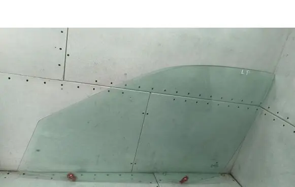 BMW 3 E46 Front door window glass four-door 