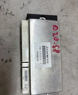 Mercedes-Benz E W213 Air suspension control unit module (rear) A2139001326 A2C7394610900