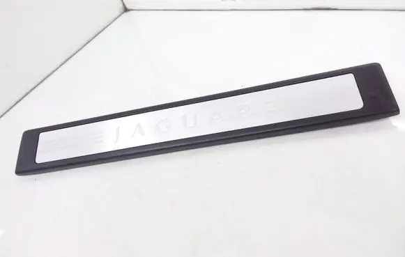 Jaguar XF X250 Front sill trim cover 8X2313200AF
