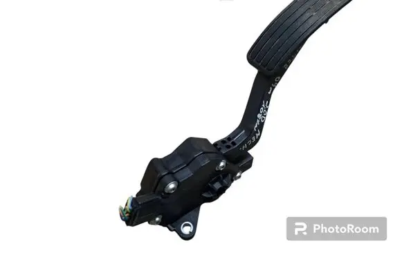 Subaru Forester SH Accelerator throttle pedal 36010AG140 1988007120