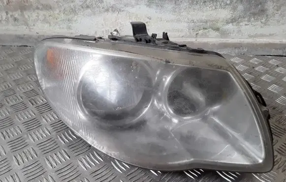 Chrysler Voyager Headlight/headlamp 04857832AC 6245200000