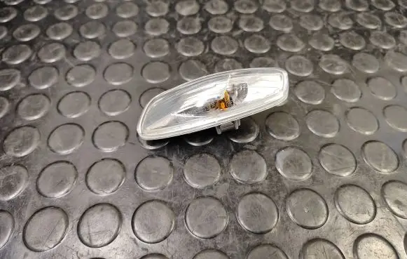 Citroen C4 II Mirror indicator light 9680005180
