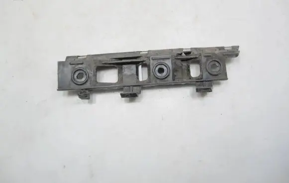 Volkswagen PASSAT B6 Front bumper mounting bracket 3C0807184