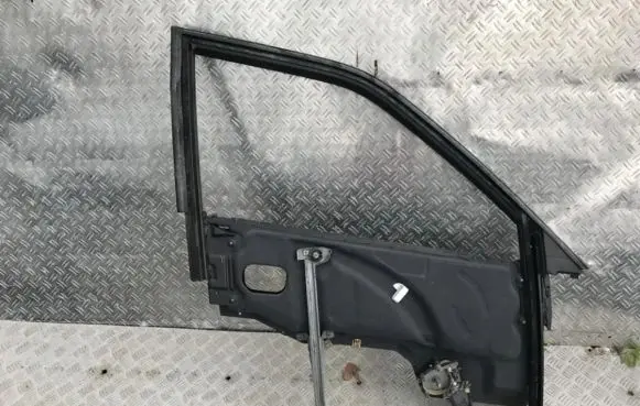 Audi 80 90 S2 B4 Front door window/glass frame 